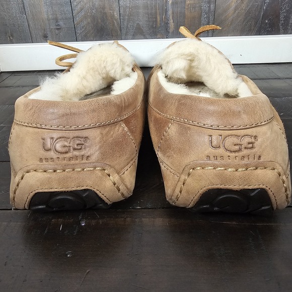 UGG Byron‎ Mens Size 10 Tan Suede Sheepskin Lined Slip On Slipper 5102 lace-up - Picture 4 of 11